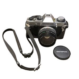 Olympus Vintage OmG Zuiko Made In Japan 35Mm Camera 50 Mm Lens Original Case